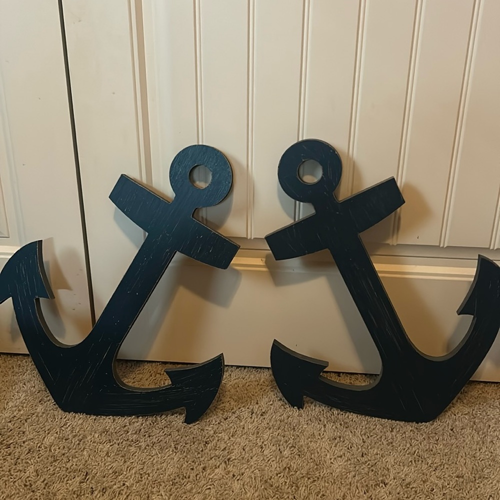 Set of 2 wall decor anchors